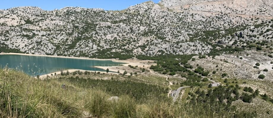 hiking in the serra de tramuntana mountains