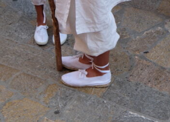 white pyjamas of Joan Mas in the Moors and Christians Fiesta