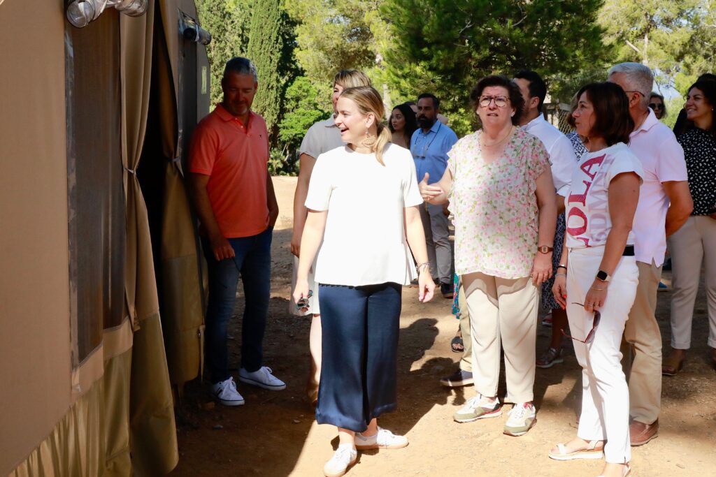 Alcudia News - president of Balearics visits La Victoria