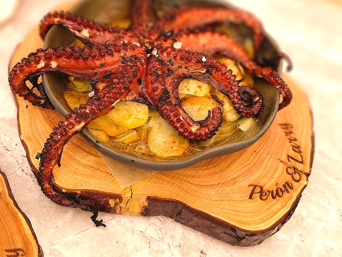 pulpo con patatas selvatge